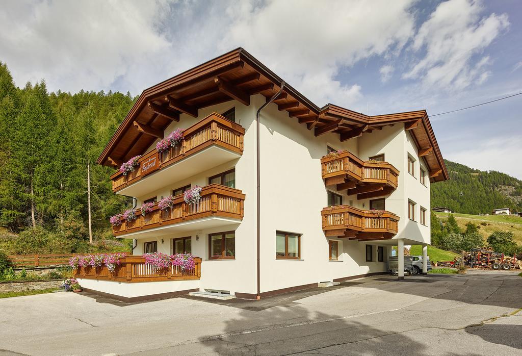 Appartement Gaestehaus Bergkristall Sölden Eksteriør billede